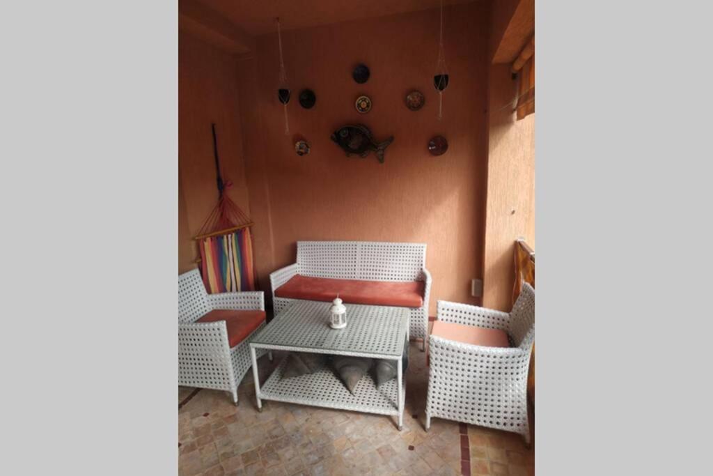 Superbe appartement en résidence privée devant la mer avec piscine Bouznika Esterno foto